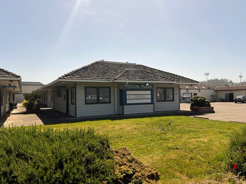 1711-1737 Central Ave, Mckinleyville, CA for lease - Building Photo - Image 2 of 11