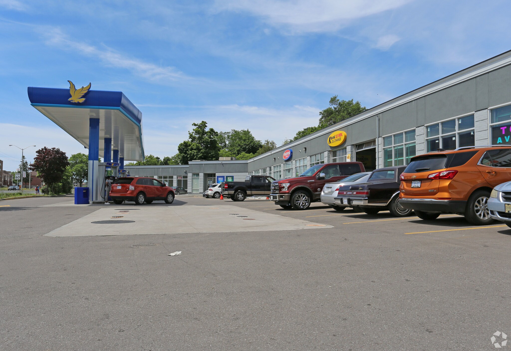 3220 Kingston Rd, Toronto, ON à vendre Photo principale- Image 1 de 1