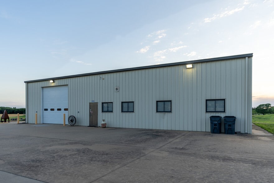 6415 W 95th St S, Clearwater, KS à vendre - Photo du bâtiment - Image 2 de 7