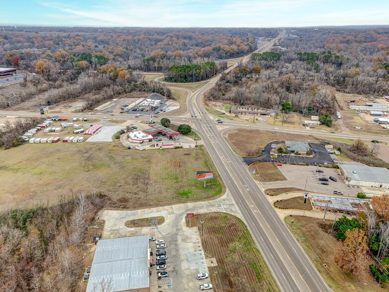 6889 Paxton Rd, Vicksburg, MS à vendre - Photo du bâtiment - Image 2 de 51