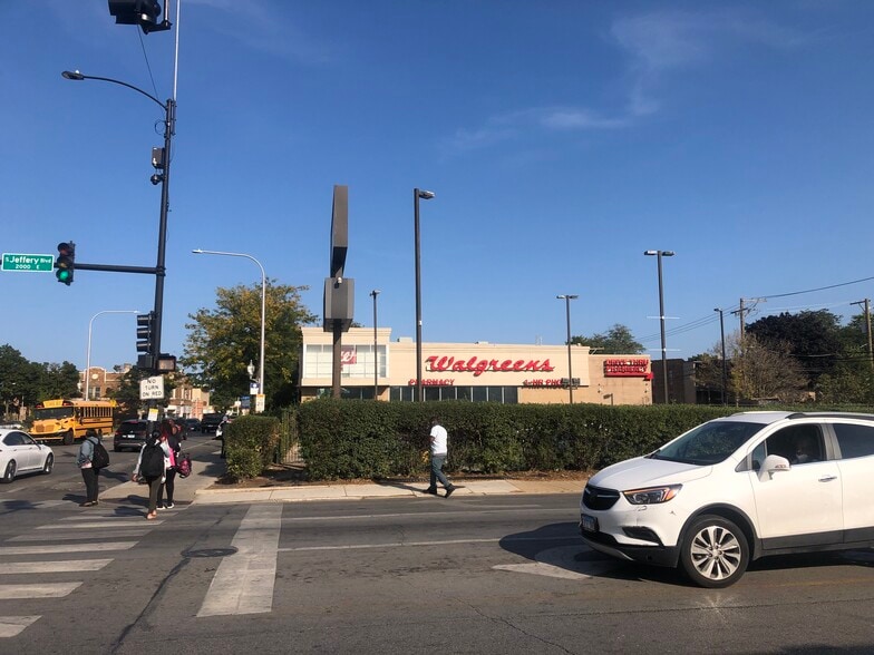 2015 E 79th St, Chicago, IL for lease - Building Photo - Image 2 of 3