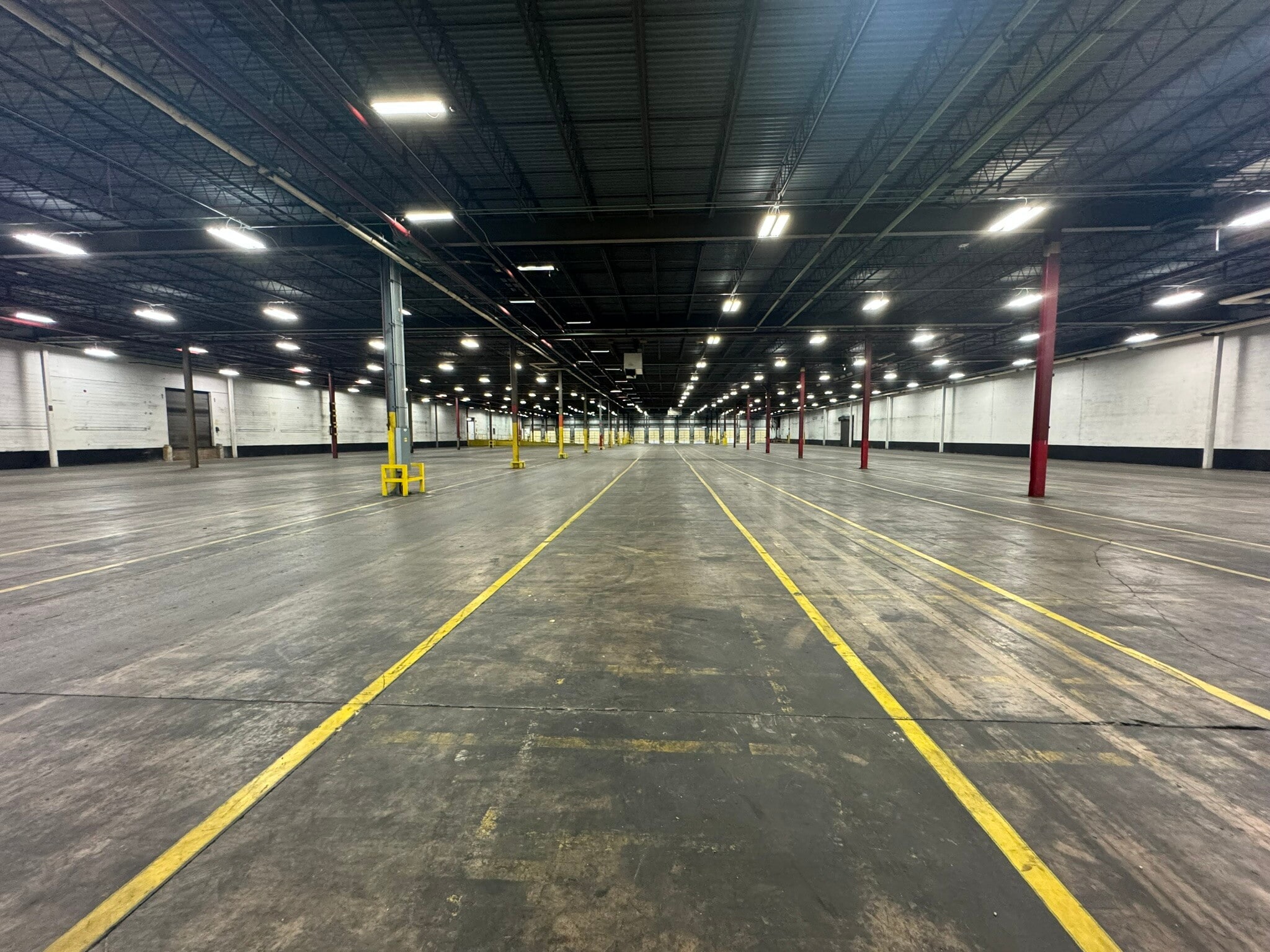 2500 N 22nd St, Decatur, IL for lease Interior Photo- Image 1 of 4