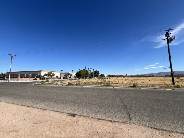 Ottawa Rd, Apple Valley, CA à vendre - Photo du bâtiment - Image 3 de 6