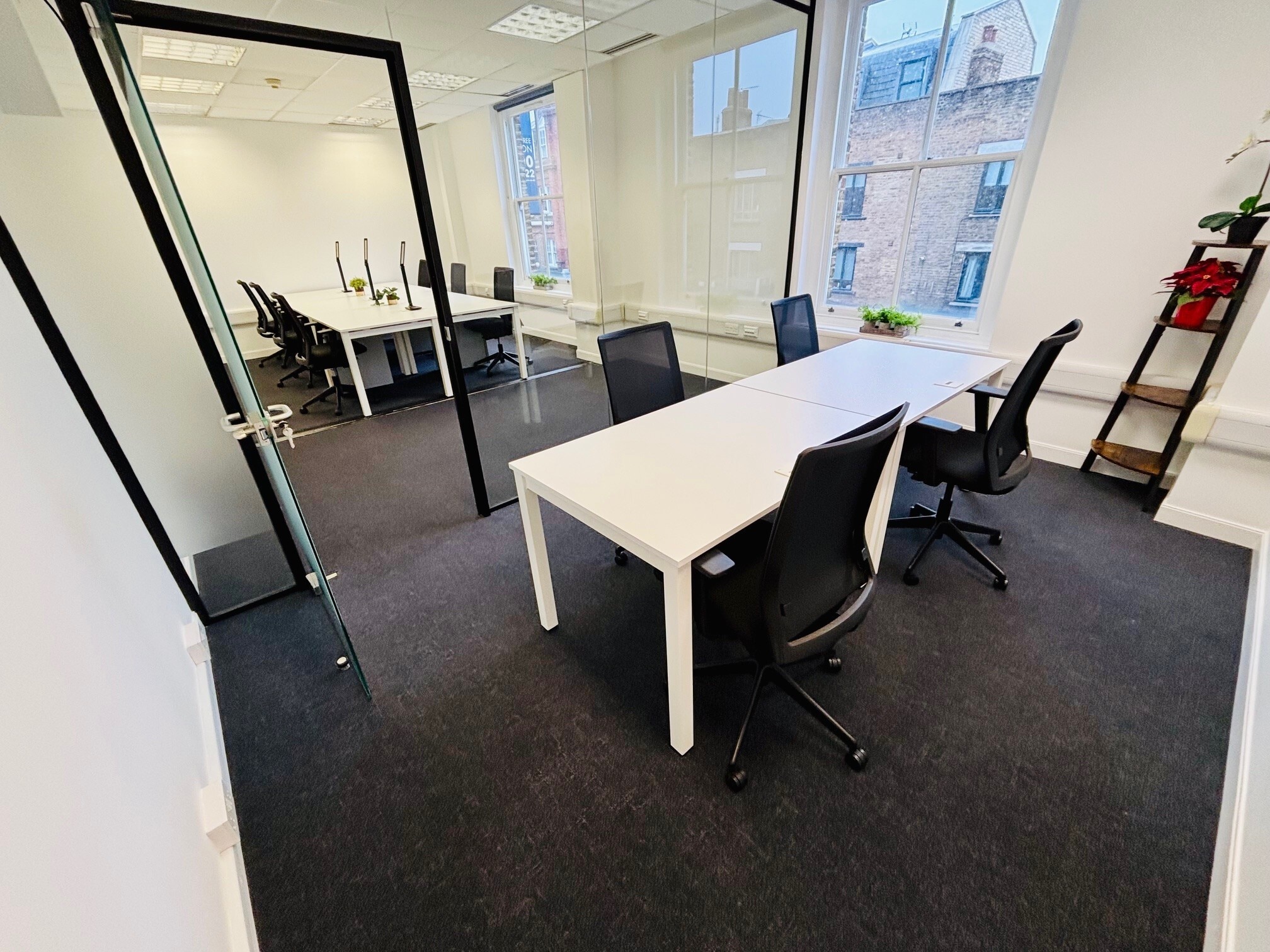 180-186 Kings Cross Rd, Londres à louer Photo intérieure- Image 1 de 5