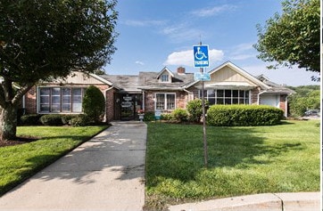 1035-1039 Reservoir Ave, Cranston RI portfolio of 2 properties for sale on LoopNet.ca - Primary Photo - Image 2 of 23