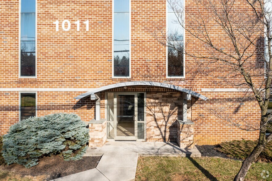 1011 N Brookside Rd, Wescosville, PA à louer - Photo du bâtiment - Image 3 de 4