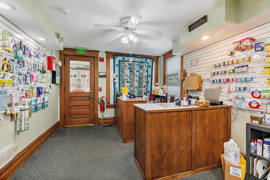 290 S State St, Hampshire, IL à vendre - Photo du bâtiment - Image 3 de 13