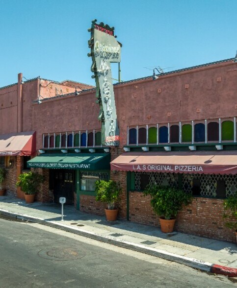 1646 N Las Palmas Ave, Los Angeles, CA à vendre - Photo du bâtiment - Image 3 de 7