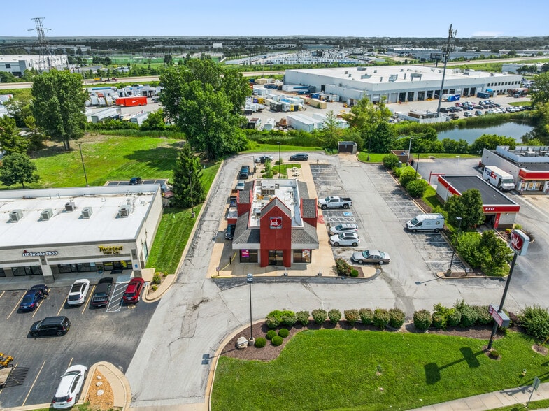 3710 Elm St, Saint Charles, MO à vendre - Photo du bâtiment - Image 2 de 6