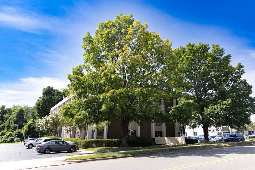 3801 Computer Dr, Raleigh, NC for lease - Building Photo - Image 3 of 11