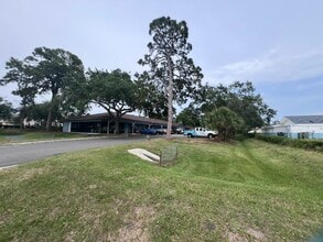 4102 34th St S, Saint Petersburg, FL for lease Building Photo- Image 2 of 7