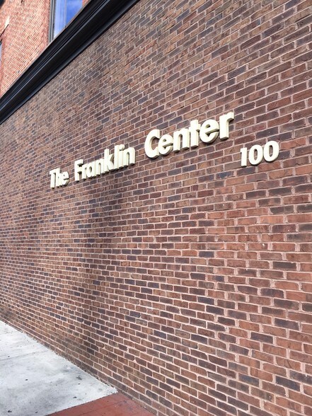 100 W Franklin St, Hagerstown, MD à louer - Photo du bâtiment - Image 2 de 62