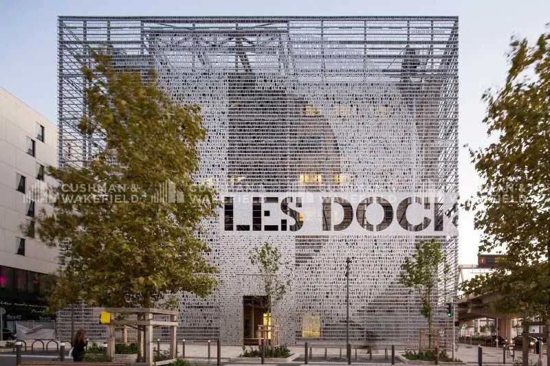 10 Place De La Joliette, Marseille à louer - Photo du bâtiment - Image 3 de 48