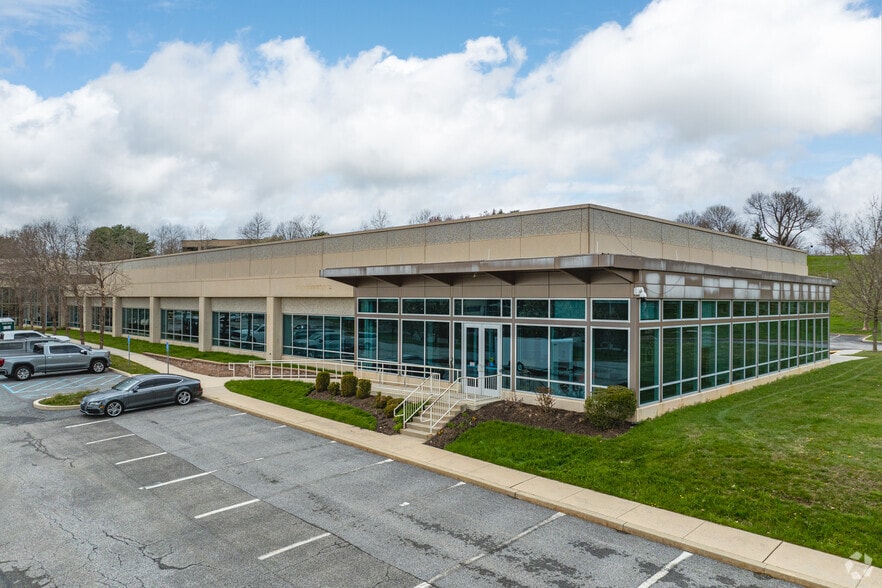 1 Braxton Way, Glen Mills, PA for lease - Building Photo - Image 3 of 7