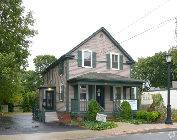 60 Maple Ave, Barrington, RI à vendre - Photo principale - Image 1 de 1