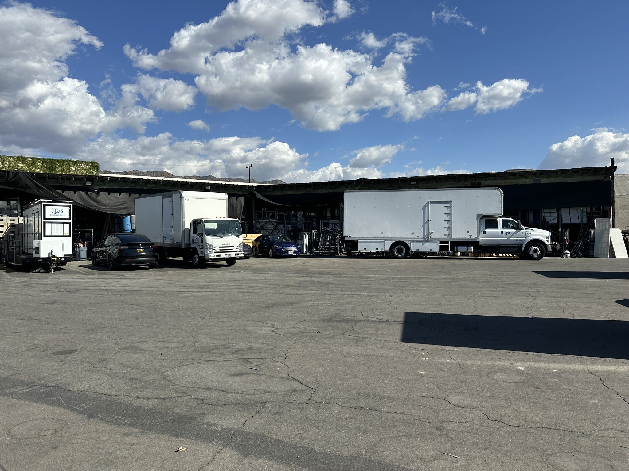 2901-2905 Winona Ave, Burbank, CA for lease Primary Photo- Image 1 of 16