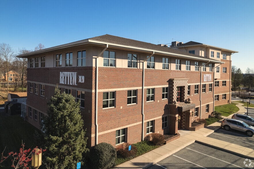 3020 Columbia Ave, Lancaster, PA for sale - Building Photo - Image 3 of 7