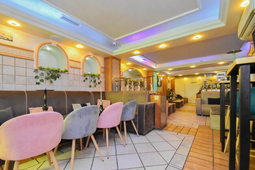 Perdro Antonio De Alarcon, Granada, Granada for lease - Interior Photo - Image 3 of 28