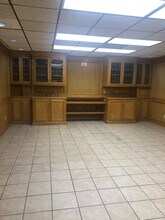 825 E Southmore Ave, Pasadena, TX for lease Interior Photo- Image 2 of 10