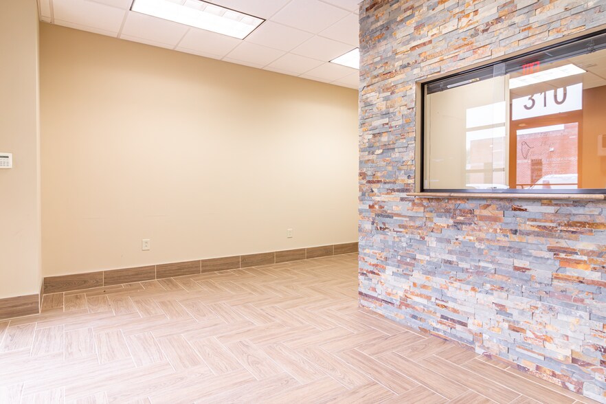 310 New Fidelity Ct, Garner, NC à louer - Photo du bâtiment - Image 3 de 17