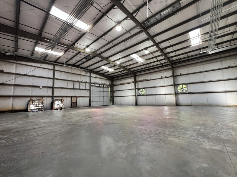 4 Augusta Arbor Way, Greenville, SC for lease - Interior Photo - Image 3 of 11