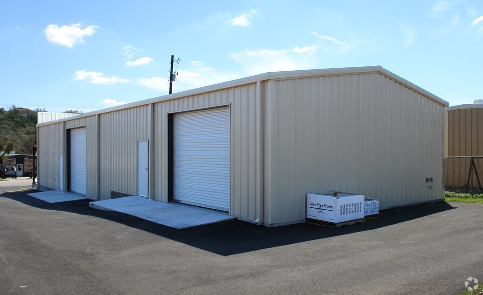 2414 Commerce St, Marble Falls, TX for lease - Building Photo - Image 3 of 5