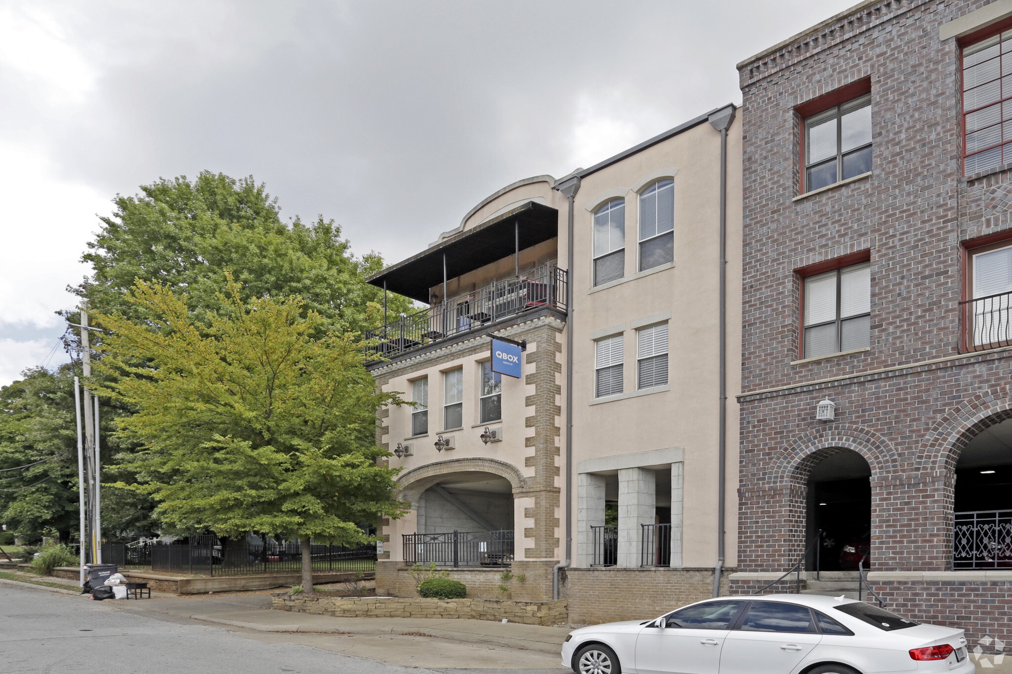 320 N Rollston Ave, Fayetteville, AR for lease Building Photo- Image 1 of 14