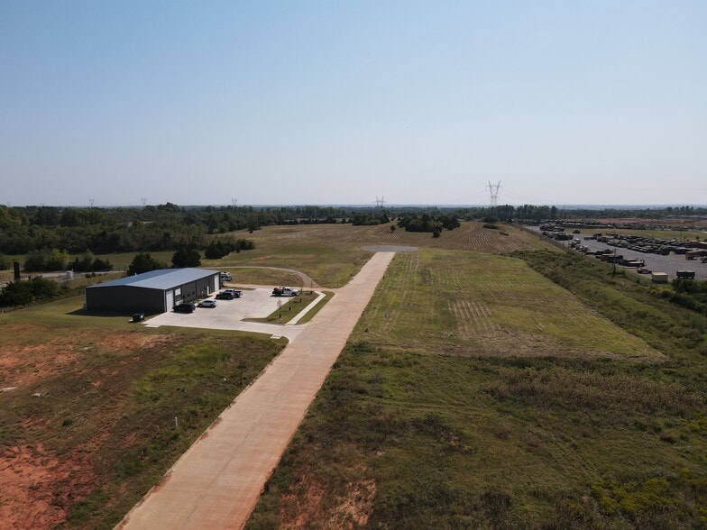 S Symes Ln & HWY 152, Mustang, OK à vendre - Photo du bâtiment - Image 2 de 7