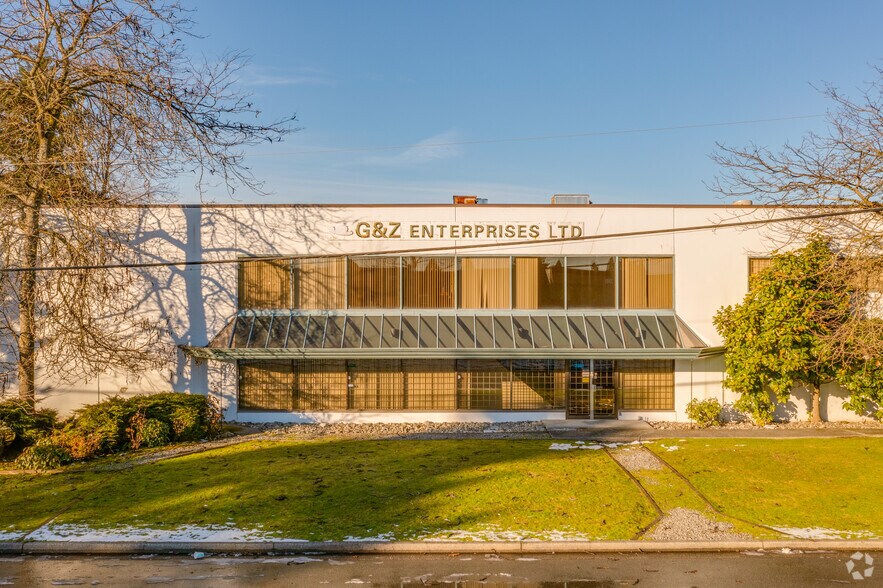 2351 Vauxhall Pl, Richmond, BC à louer - Photo du bâtiment - Image 3 de 4