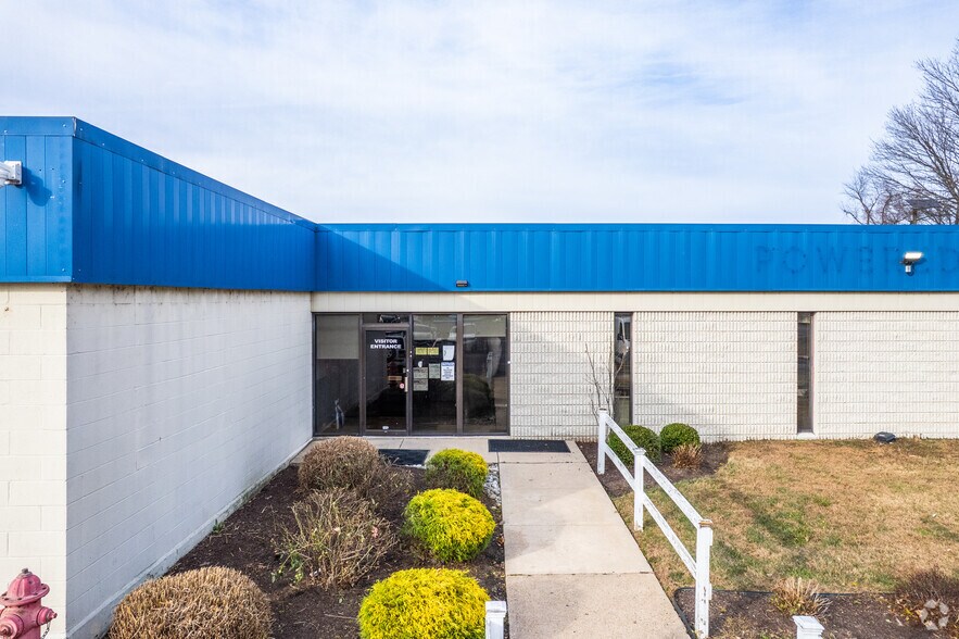 800 Coopertown Rd, Delanco, NJ à louer - Photo du bâtiment - Image 2 de 5