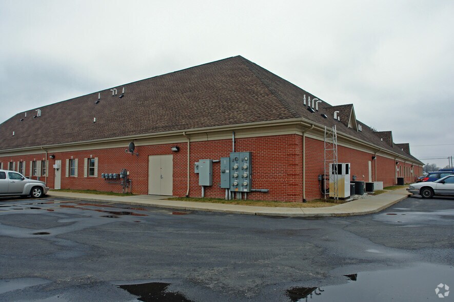 3273 Davison Rd, Lapeer, MI à louer - Photo du bâtiment - Image 2 de 11