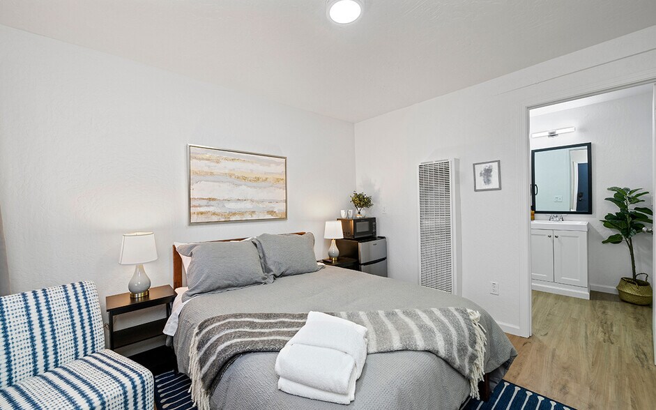 3918 Pioneer Trl, South Lake Tahoe, CA à vendre - Photo du bâtiment - Image 3 de 75