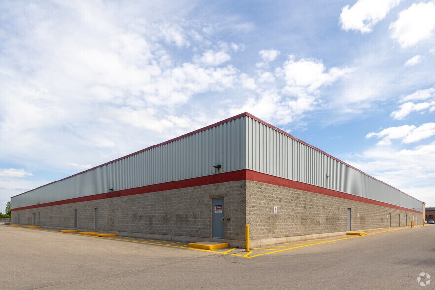 130 Young St, New Tecumseth, ON à louer - Photo du bâtiment - Image 3 de 11