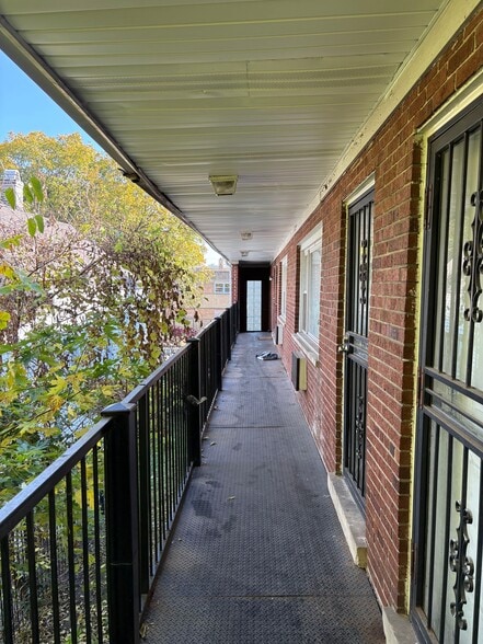 7948 S Dobson Ave, Chicago, IL à vendre - Photo du bâtiment - Image 2 de 7