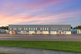 More details for 1331 E Broadway St, Pearland, TX - Multiple Space Uses for Lease