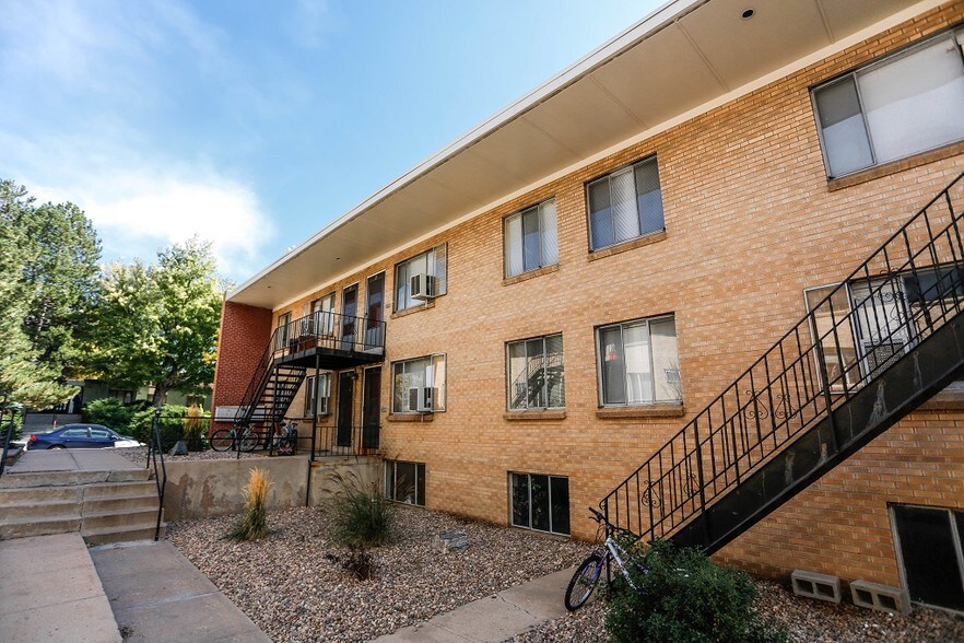 2455 S Gaylord St, Denver, CO à vendre - Photo du bâtiment - Image 3 de 14