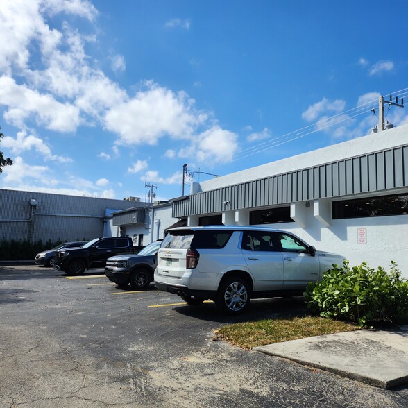 1150 E Atlantic Blvd, Pompano Beach, FL for lease - Building Photo - Image 2 of 4