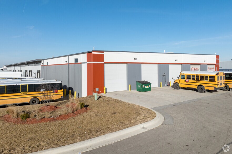 21701 Central Ave, Matteson, IL à louer - Photo du bâtiment - Image 2 de 7