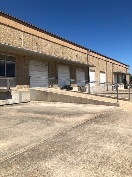 9224-9232 Slack Rd, Shreveport, LA à louer - Photo du bâtiment - Image 2 de 5