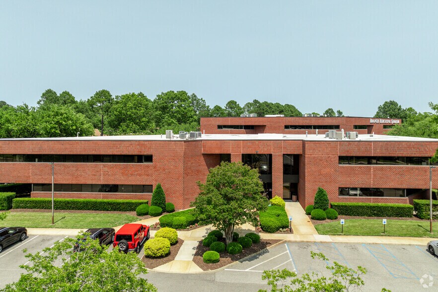 4012 Raintree Rd, Chesapeake, VA à louer - Photo du bâtiment - Image 2 de 4