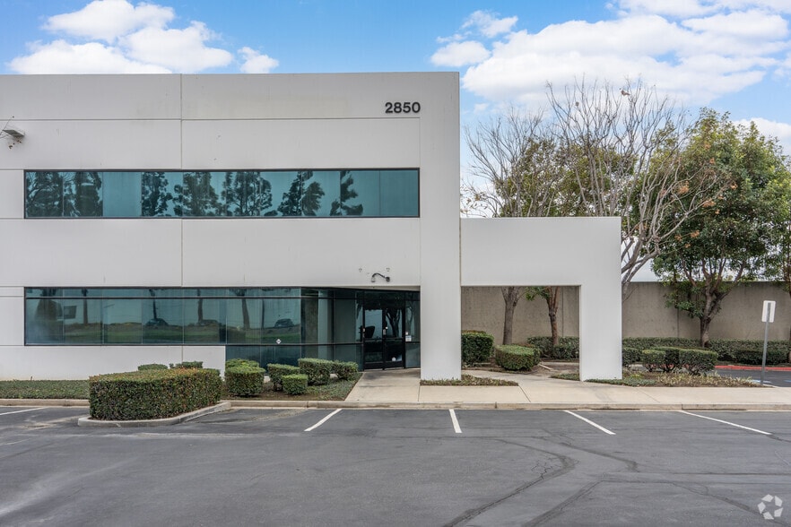 2850 E Cedar St, Ontario, CA for lease - Building Photo - Image 2 of 5