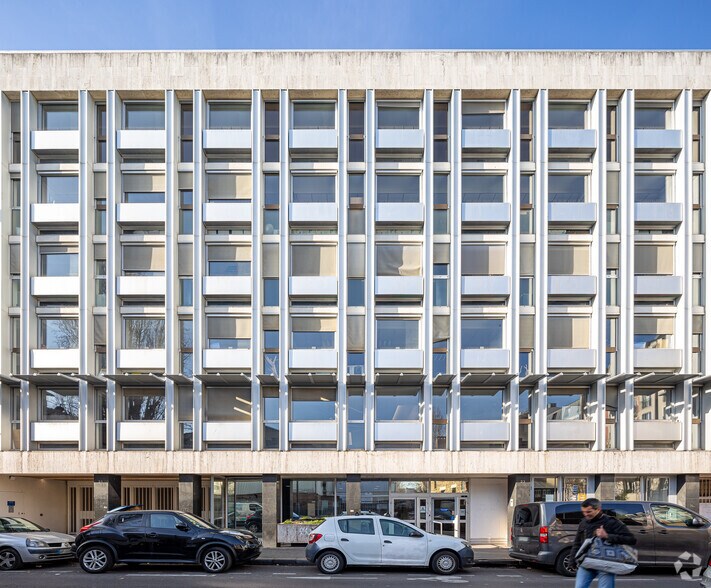 Bureau dans Paris à louer - Photo du bâtiment - Image 3 de 3