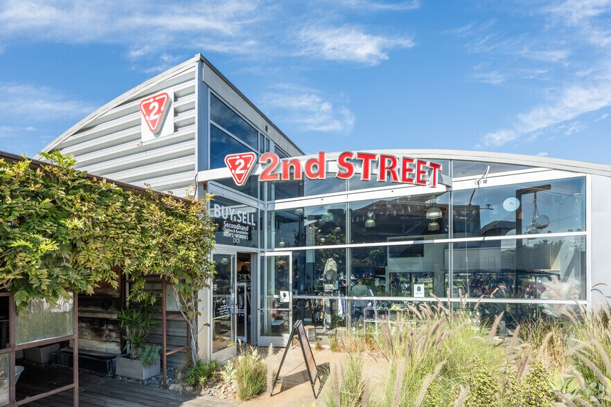 2937 Bristol St, Costa Mesa, CA à louer - Photo du bâtiment - Image 3 de 18