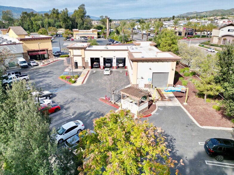 32120 Clinton Keith Rd, Wildomar, CA à vendre - Photo du bâtiment - Image 3 de 18