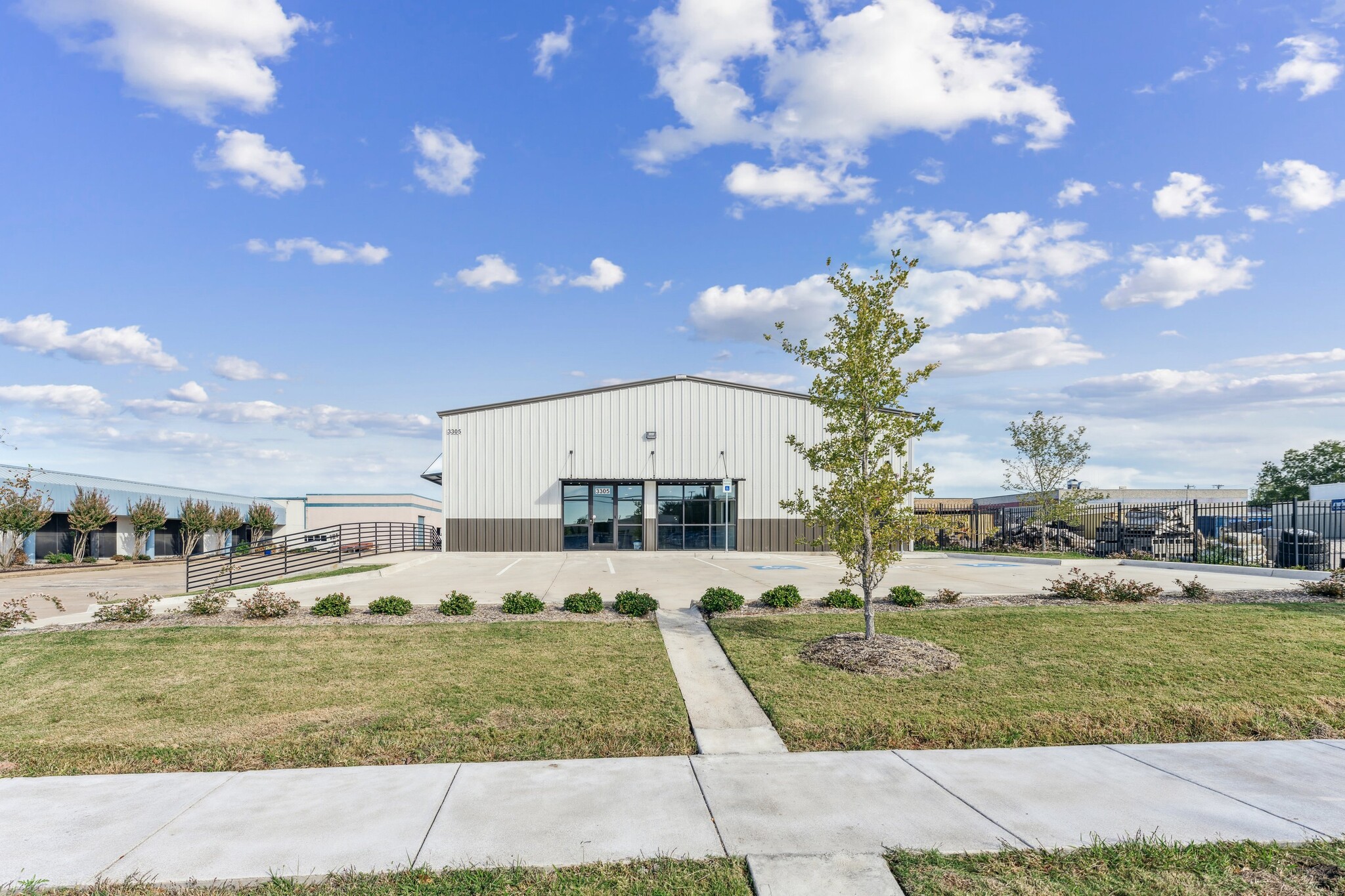 3305 Century Dr, Rowlett, TX à vendre Photo du bâtiment- Image 1 de 26