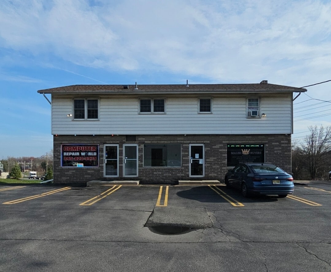 630 E Route 211, Middletown, NY à louer Photo du bâtiment- Image 1 de 14