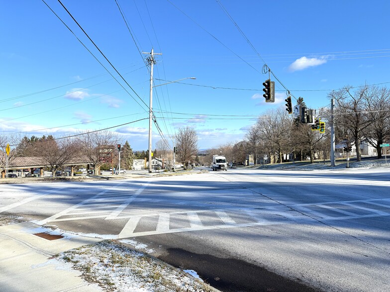 4794 W Seneca Tpke, Syracuse, NY à vendre - Photo du bâtiment - Image 3 de 15