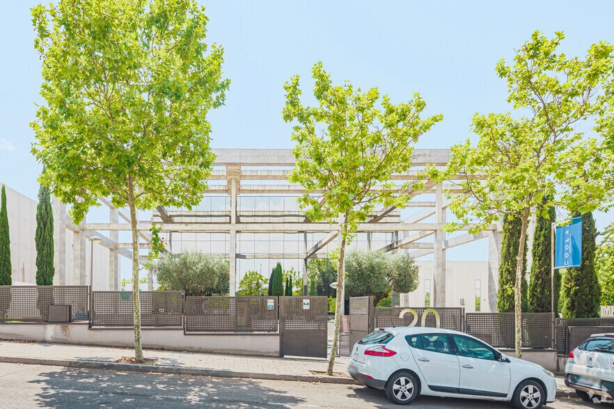 Calle Impresores, 20, Boadilla del Monte, Madrid à louer - Photo du bâtiment - Image 2 de 3