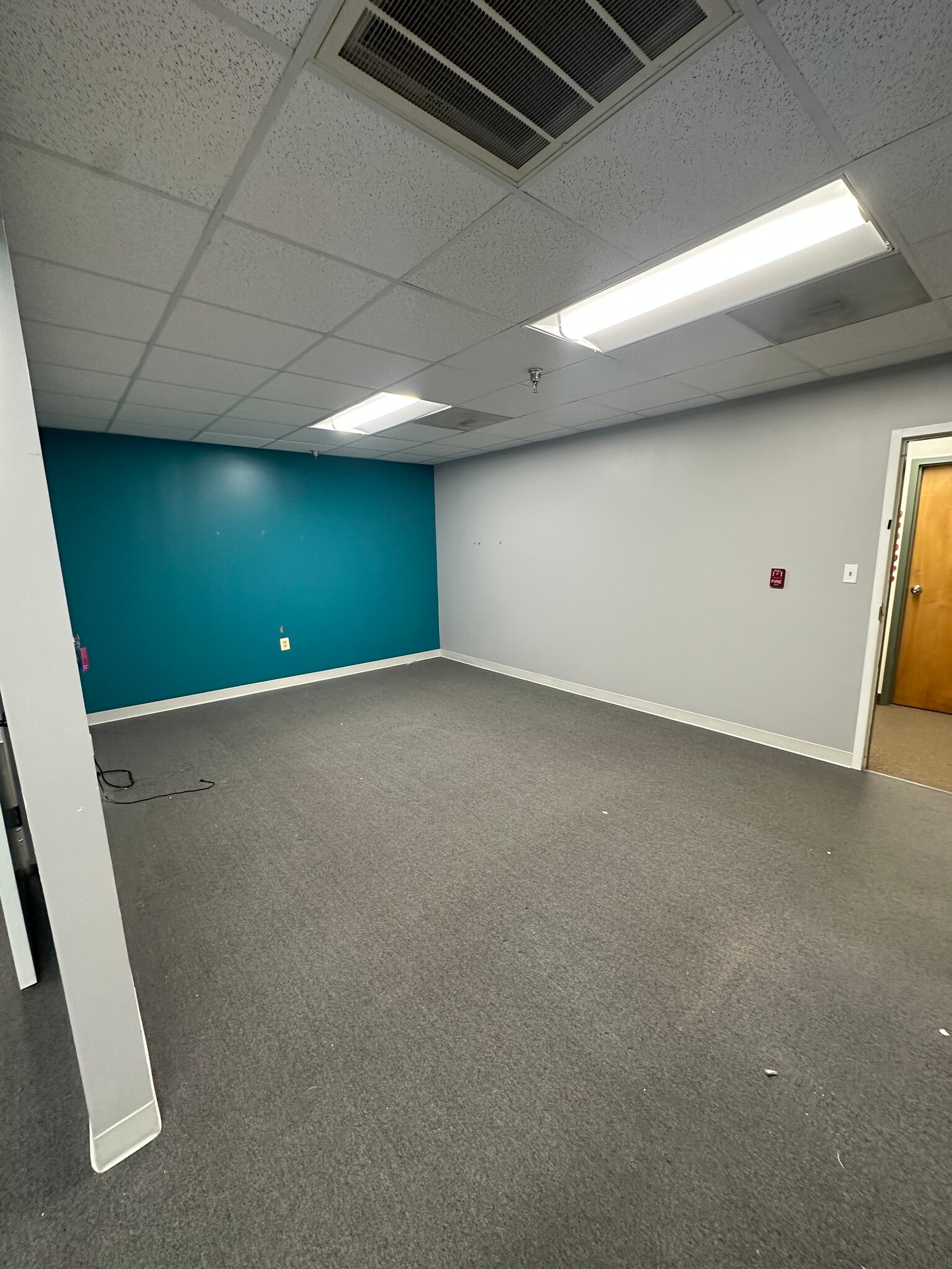 9375 Chesapeake St, La Plata, MD for lease Interior Photo- Image 1 of 7