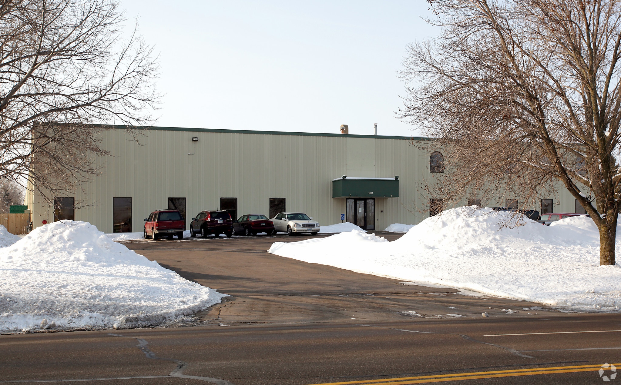 901 E Cliff Rd E, Burnsville, MN for sale Building Photo- Image 1 of 38